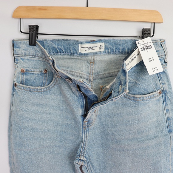 NWT Abercrombie & Fitch Mid Rise 90s Straight Jeans Size 27 Light Wash Denim - Picture 7 of 9